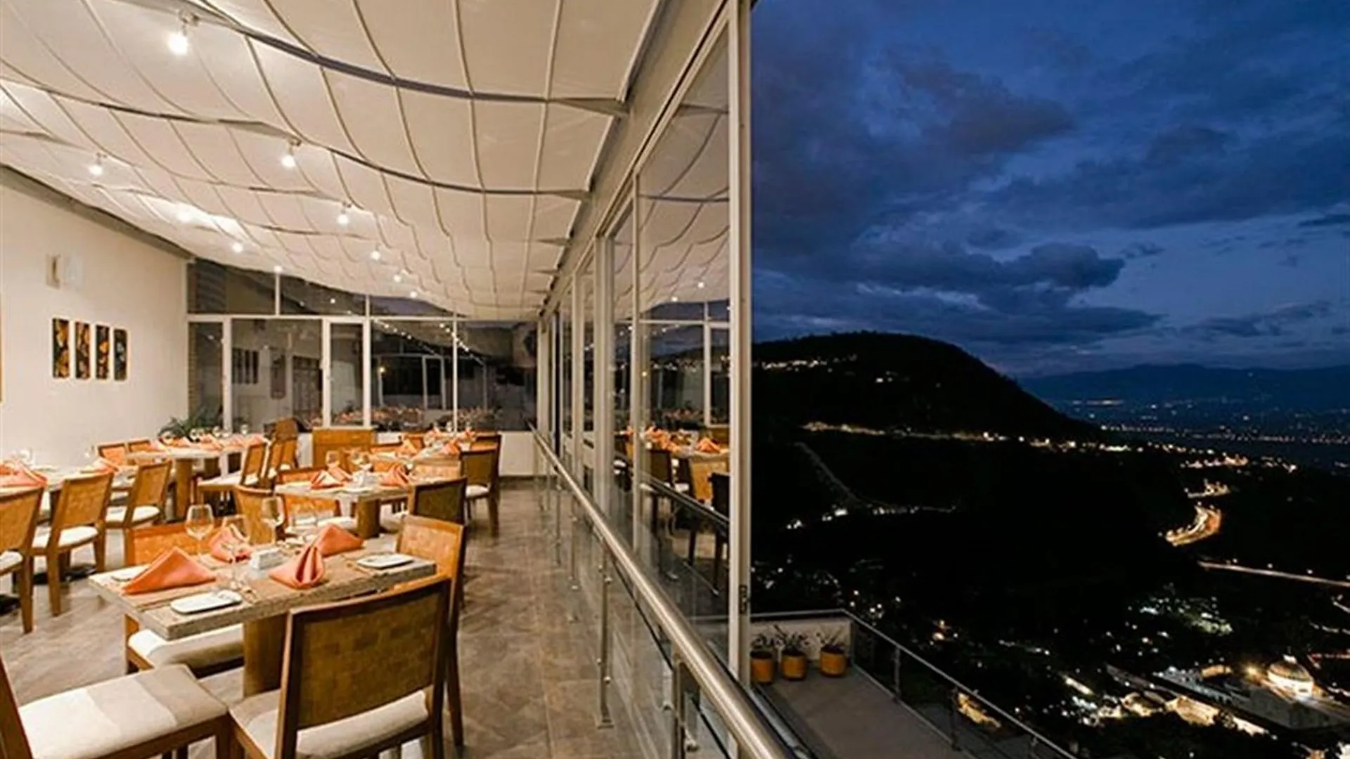 Hotel Stubel Suites & Cafe Quito Ecuador