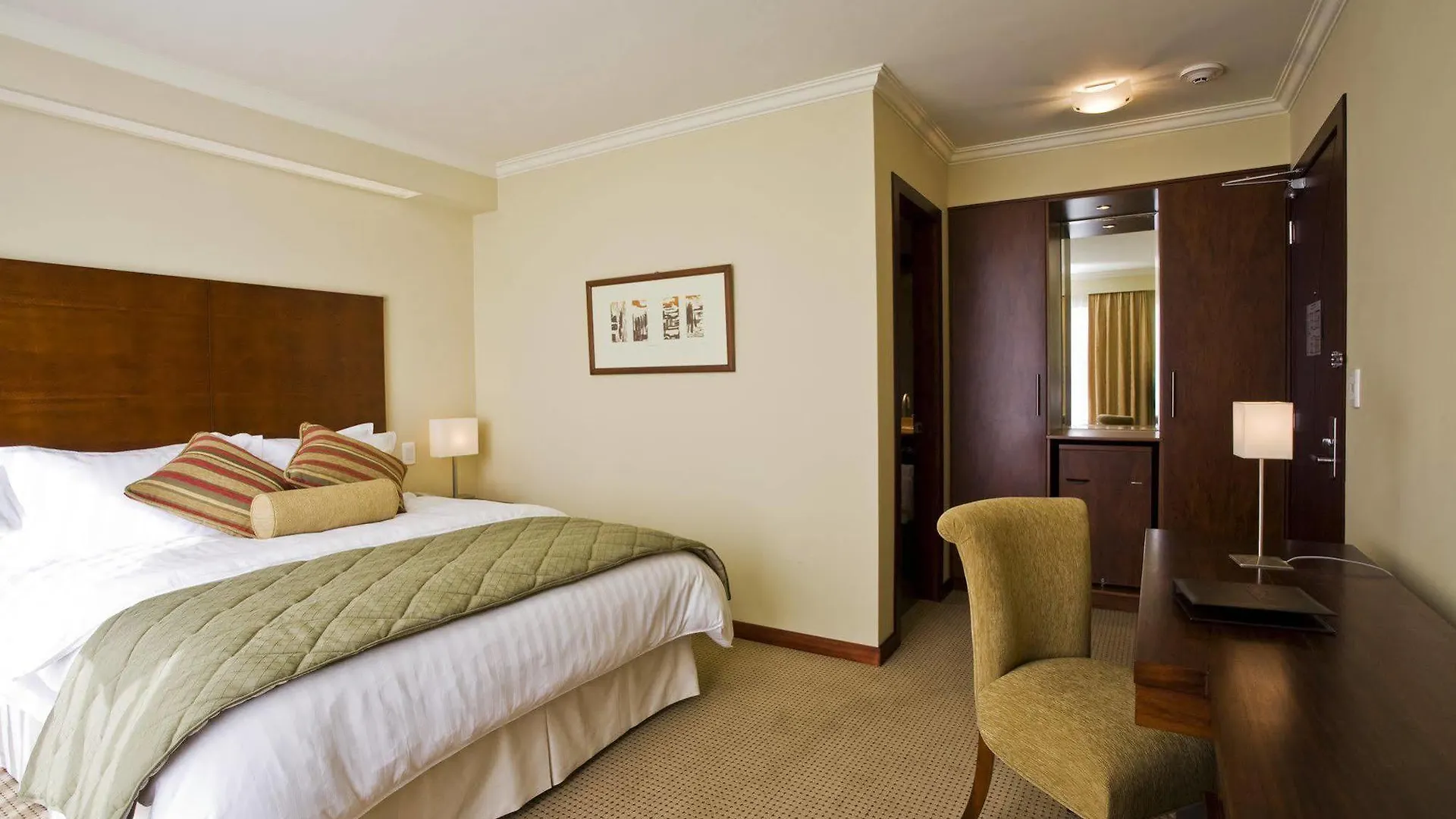 Hotel Stubel Suites & Cafe Quito 4*,